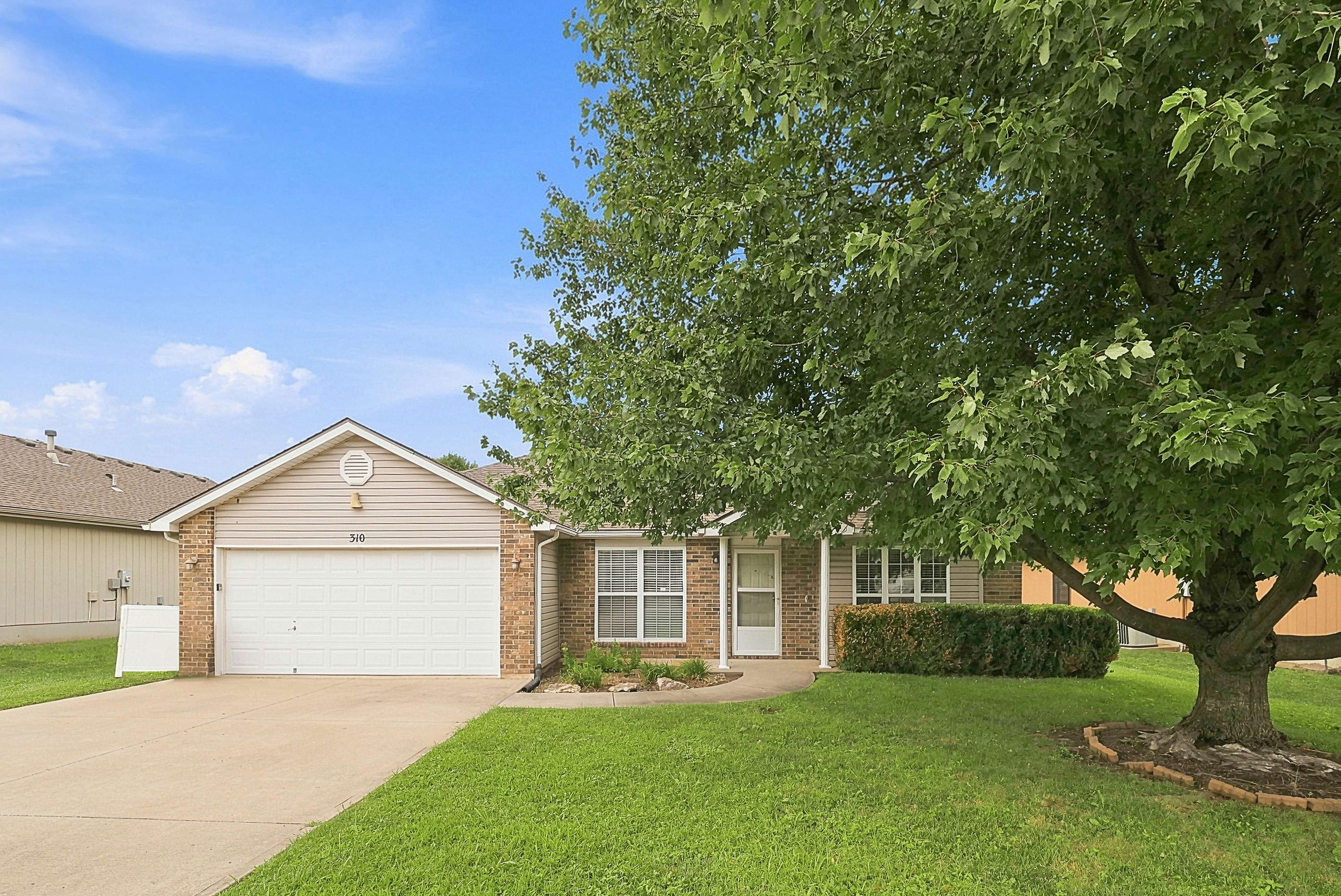 310 E Elm St Raymore, MO 64083
